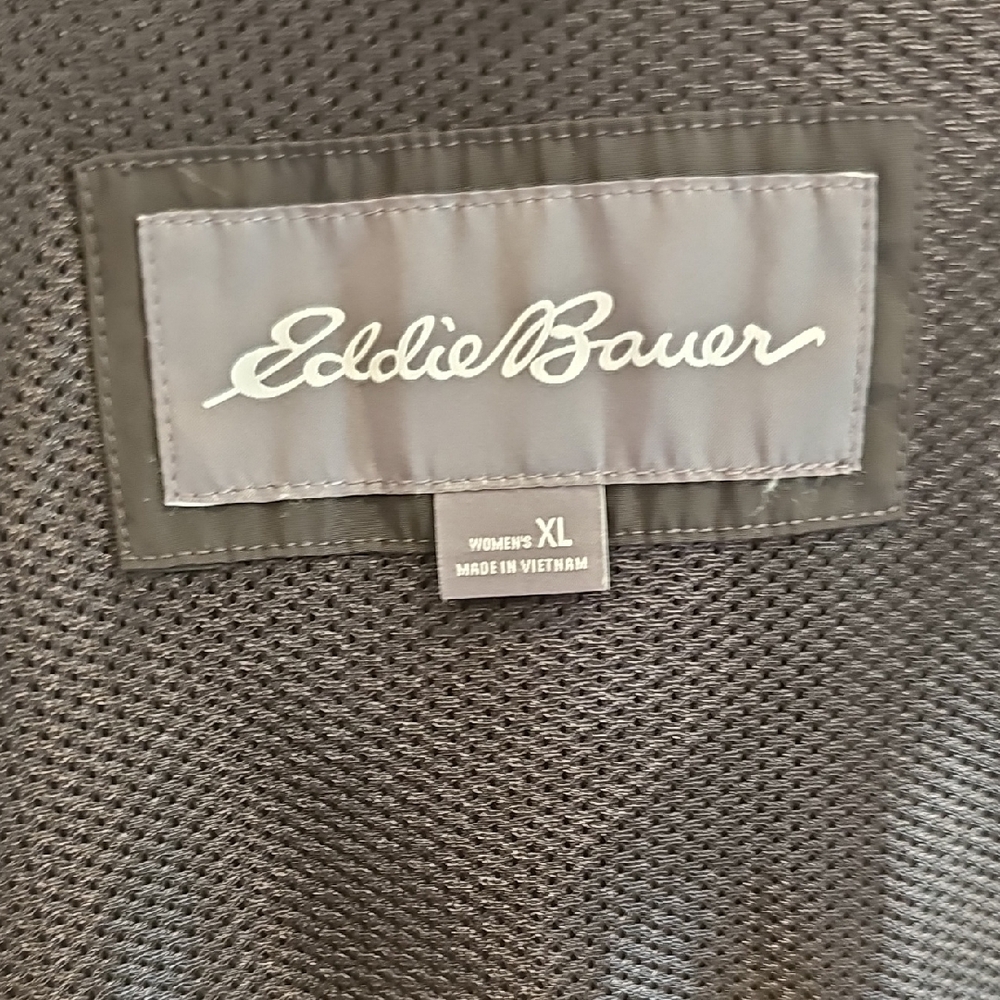 Eddie Bauer Women's Black Rain Jacket - Picture 7 of 7